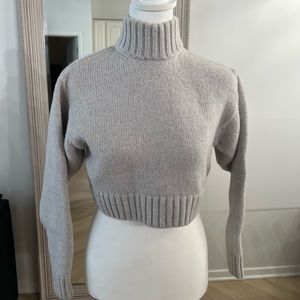 Aritzia Wilfred cropped sweater